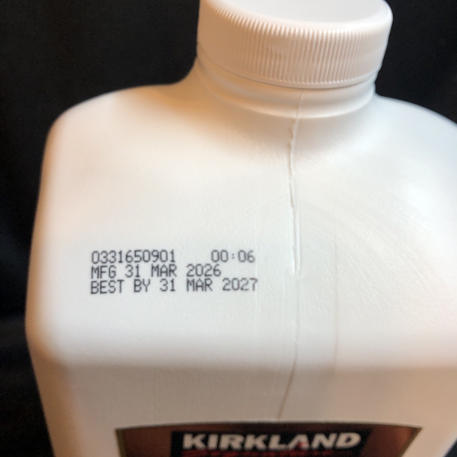 New – Kirkland Signature Premium Chocolate Sauce -Gourmet Quality- 64 oz -1.89L