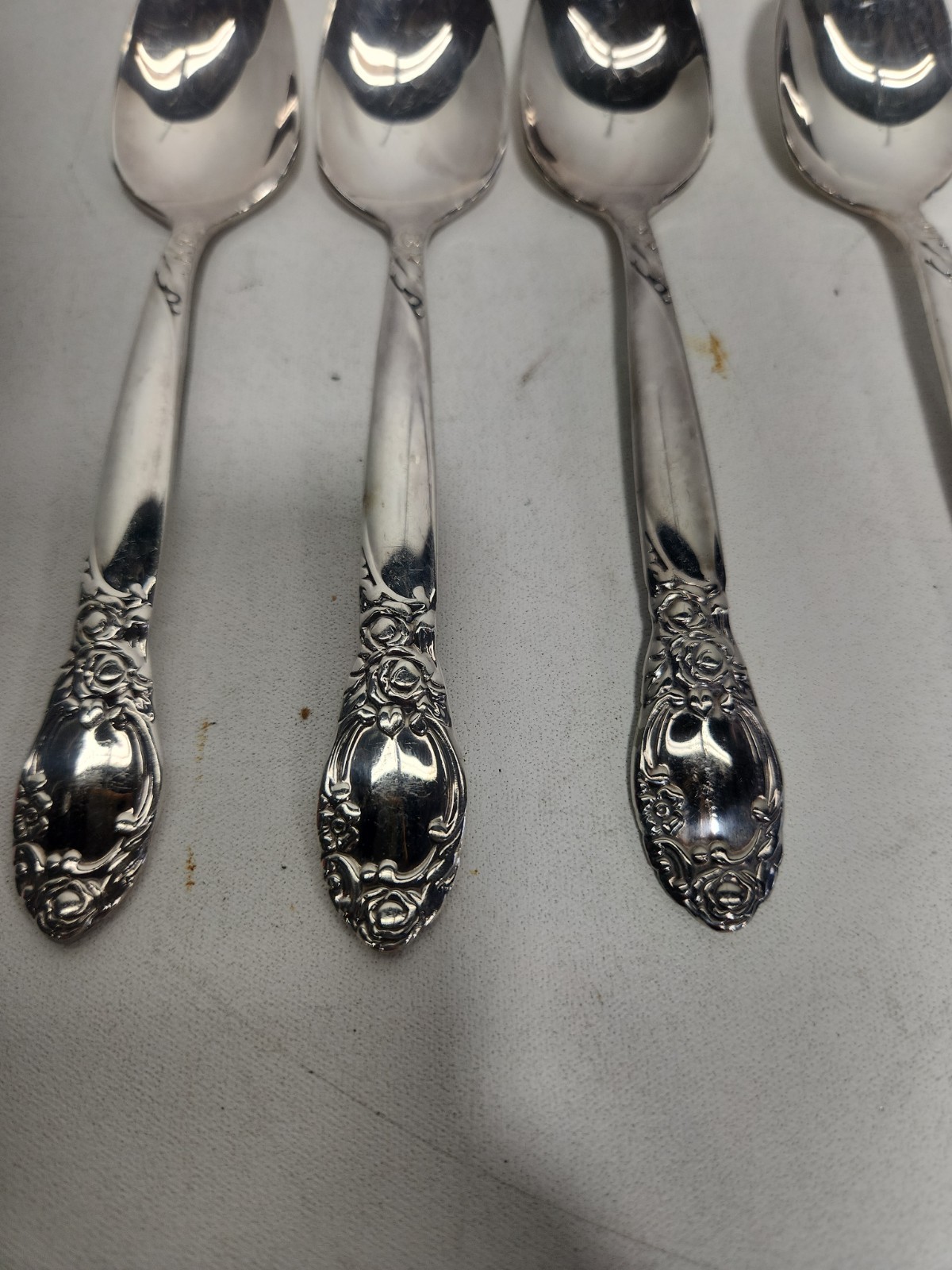 Lot of 4 Oneida J.J. Audrey Stainless Steel Oval Soup Spoons Place Spoons Floral