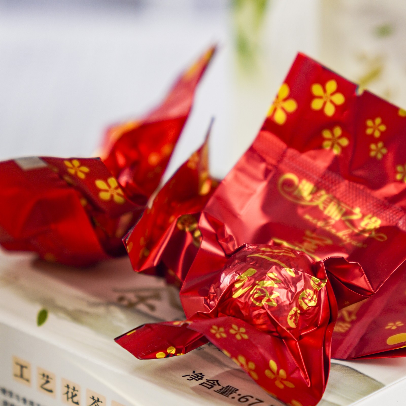 Dr. Pu’er Tea Taihe Pure Spring Leaves Puer Large Pu-erh Tea Cake Raw 2018 660g