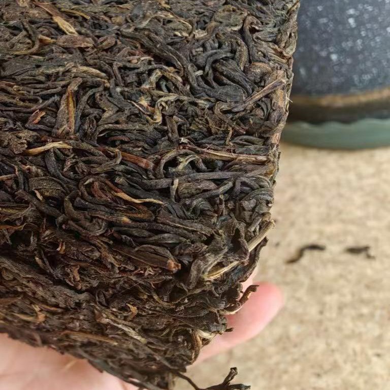 2009 Lao Man’e Sweet Ancient Tree Raw Pu-erh Tea 480g | Aged Sheng Cake