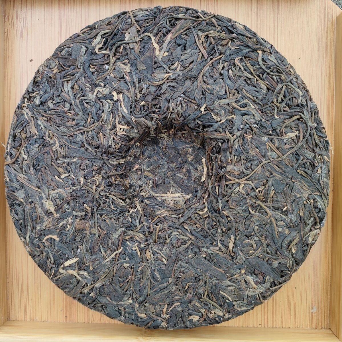 Che Shun Hao Yuan Cha Yi Wu Pu Er Cha Gan Cang Lao Sheng Cha Pu-erh 357g