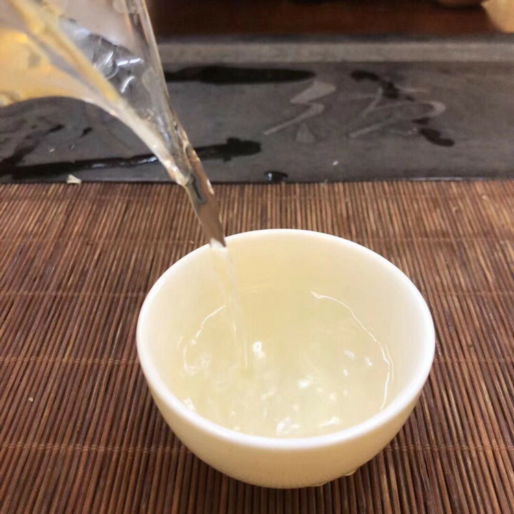 Fuding White Tea 2016 Year Silver Needle White Tea Cake Bai Hao Yin Zhen 300g