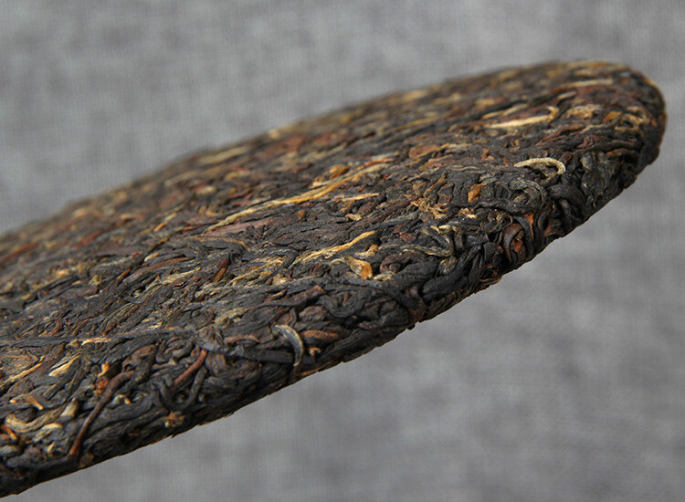 GU SHU HONG CHA * Sun Dried Ancient Tree Dianhong Dian Hong Black Tea Cake 357g