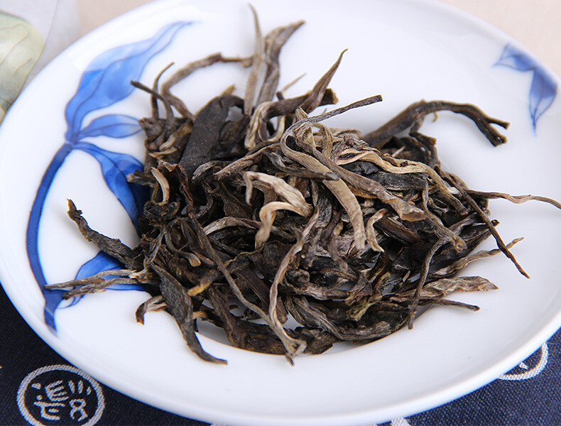 Haiwan 2016 Lao Tong Zhi Pu Erh Tea “Autumn” Qiu Shuang Puer Raw Tea Cake 400g