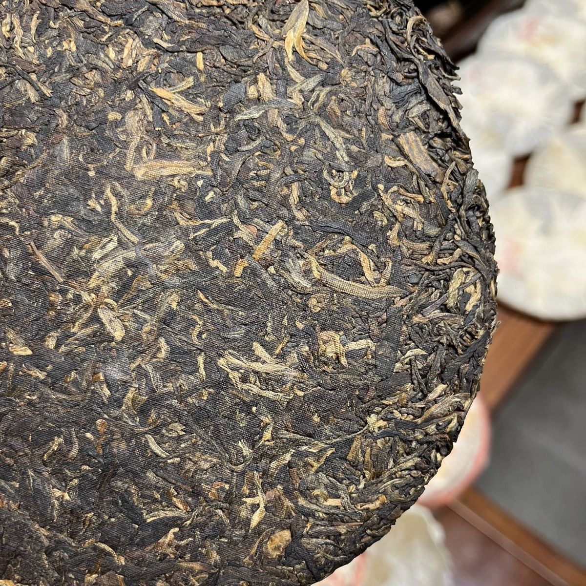Xiaguan 2011 8113 Brown Mountain Early Spring Green Cake XY Pu’er Tea Raw 357g