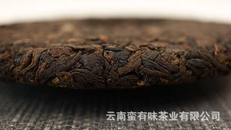 100g Yunnan Menghai Ripe Pu’er Tea Golden Needle White Lotus Ripe Cake Palace
