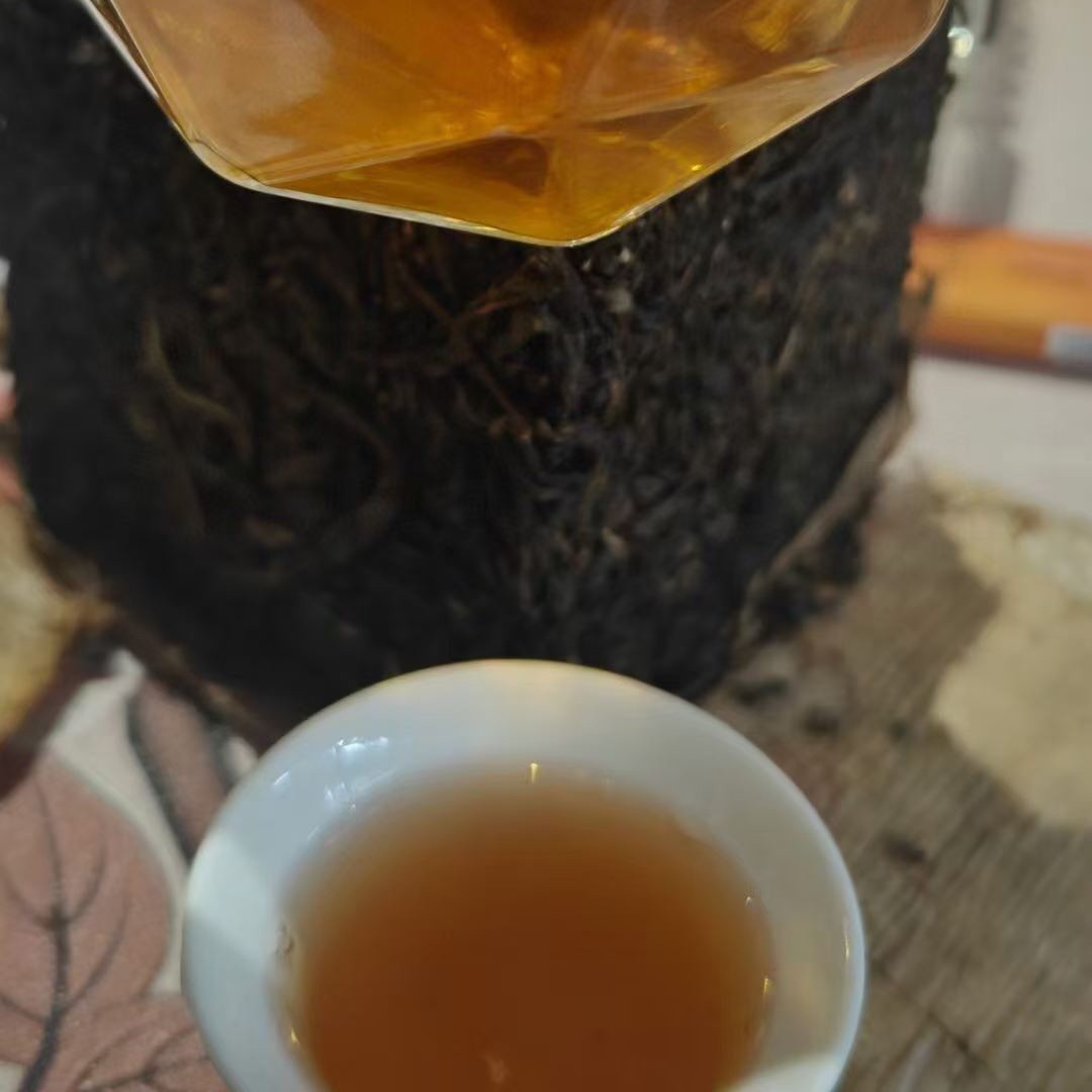 2009 Lao Man’e Sweet Ancient Tree Raw Pu-erh Tea 480g | Aged Sheng Cake
