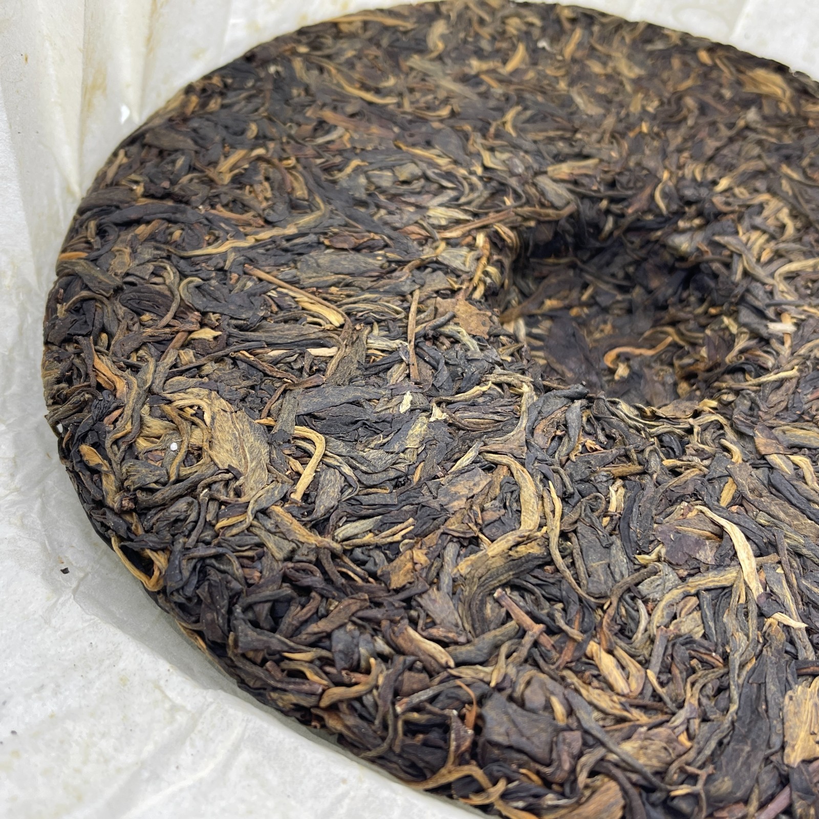 Tianba Raw Pu-erh Tea Cake 375g – “Cheng Yun” Series by Yuanyuantang