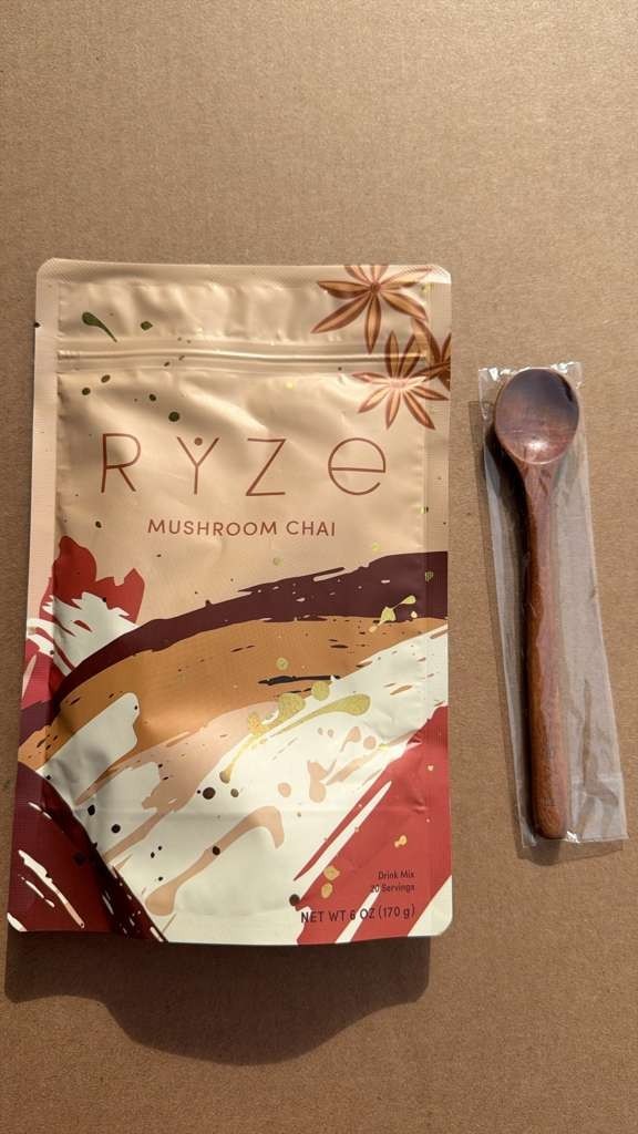 (1) RŸZE Mushroom Chai With 6 Adaptogenic Mushrooms Beverage Powder With Spoon