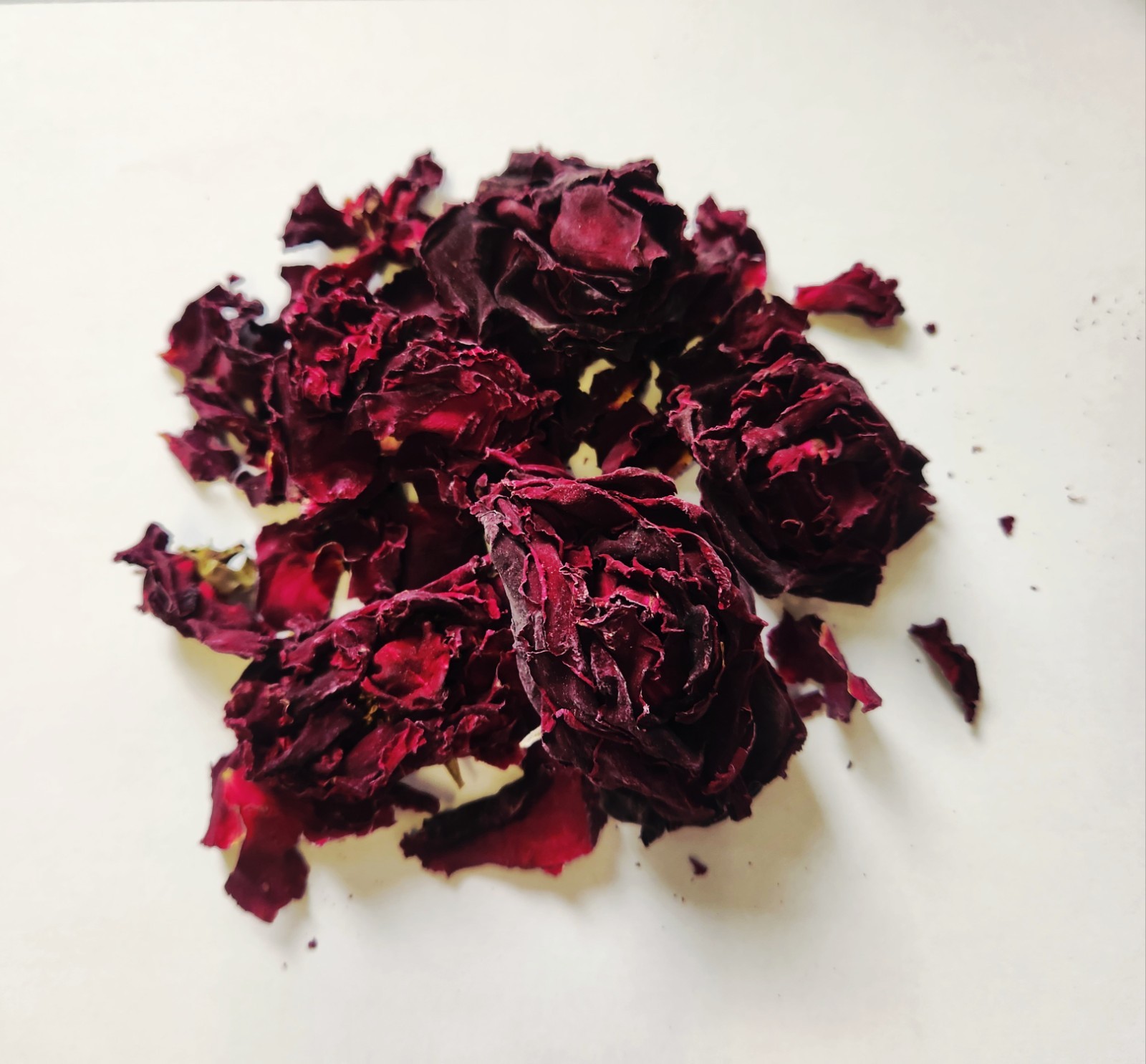 Premium 250g food-grade rose buds. Freeze-dried for tea and baking