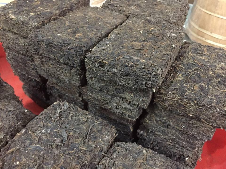 1980’s Longzhu Pu-erh Sheng (Raw) Zuncha Brick 220g