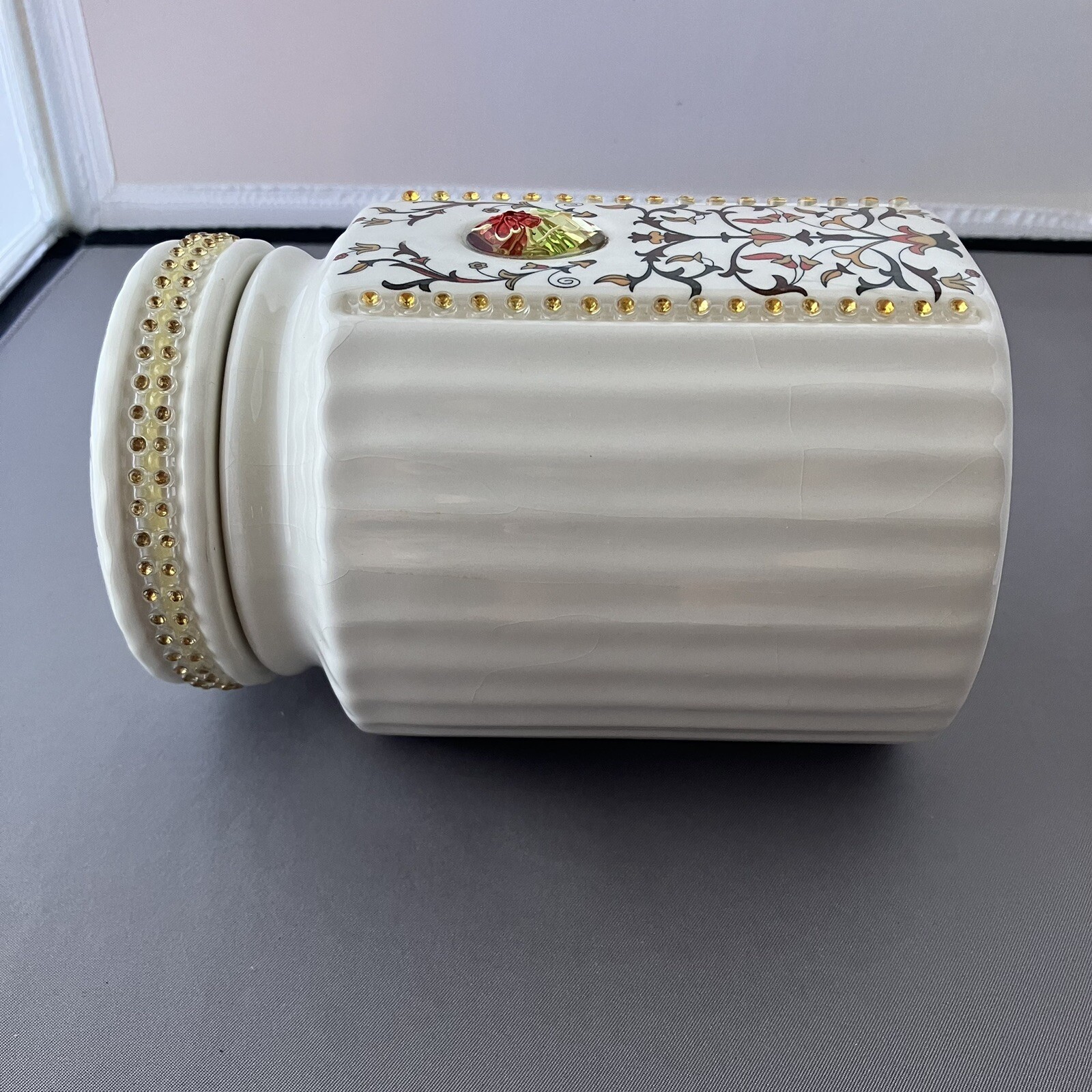 Teabreeze Organic Loose Tea with Collectible and decorative Ceramic Jar