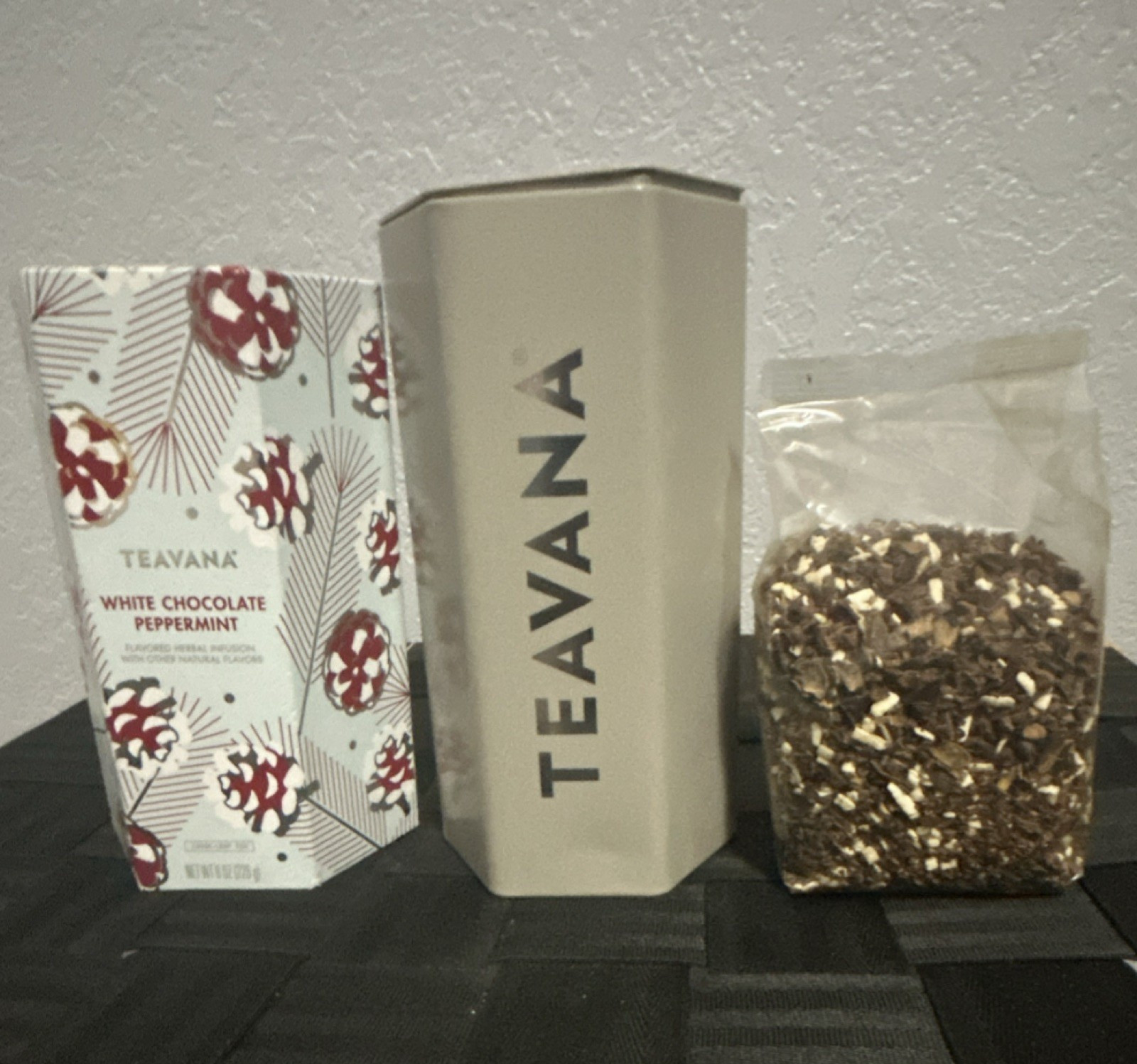 Teavana White Chocolate Peppermint Herbal Loose Leaf Tea 8oz Tin
