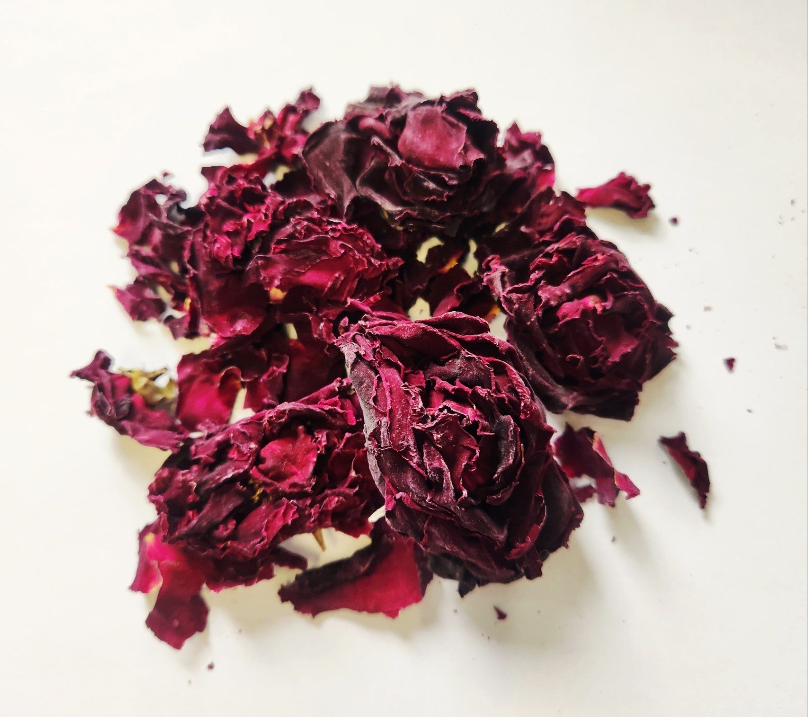 Premium 250g food-grade rose buds. Freeze-dried for tea and baking