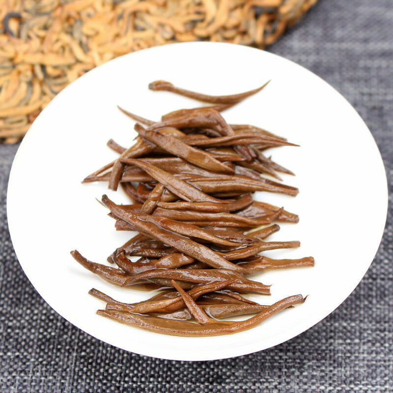 Nonpareil Yunnan Honey Flavor Golden Buds Dian Hong Black Tea Cake 357g