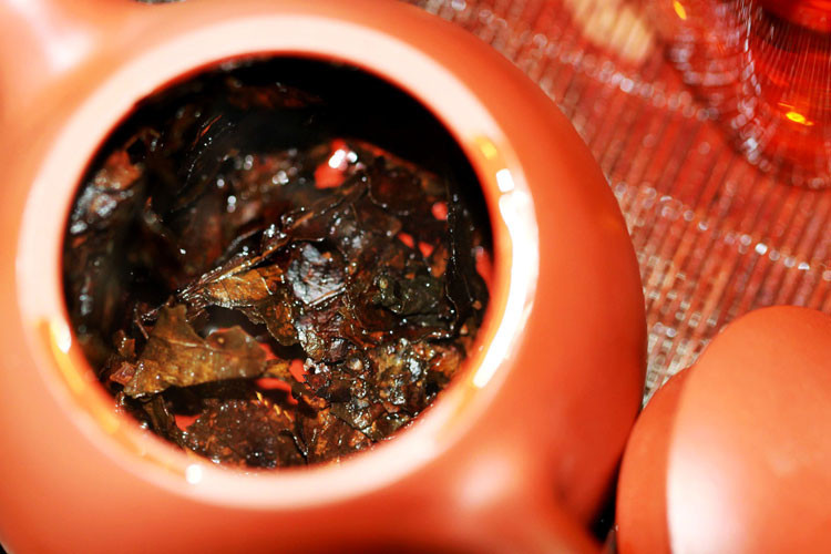 250g Aged Ripe Pu-erh Tea Old Tree Shu Puerh Natural Agarwood Oud Flavor Tea