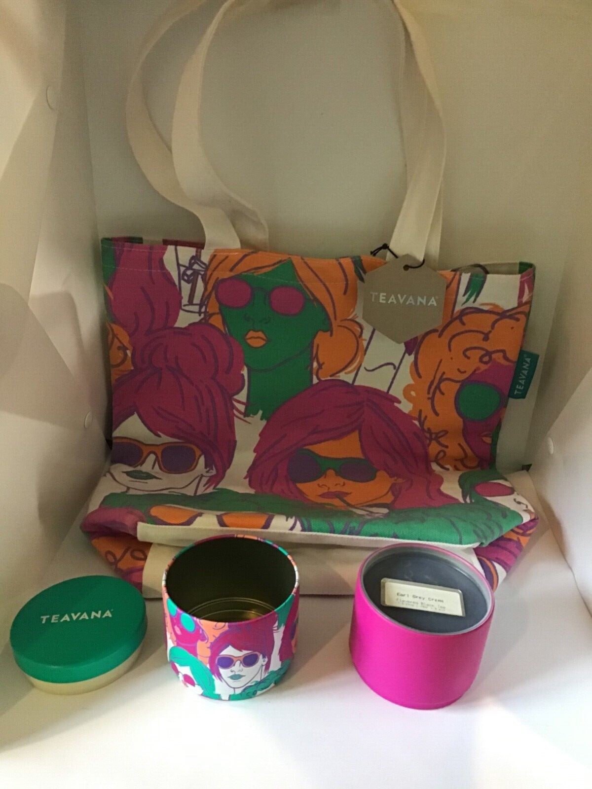 Teavana Tote Bag w/stackable tea canister  & 1oz Earl Grey Creme Black Tea