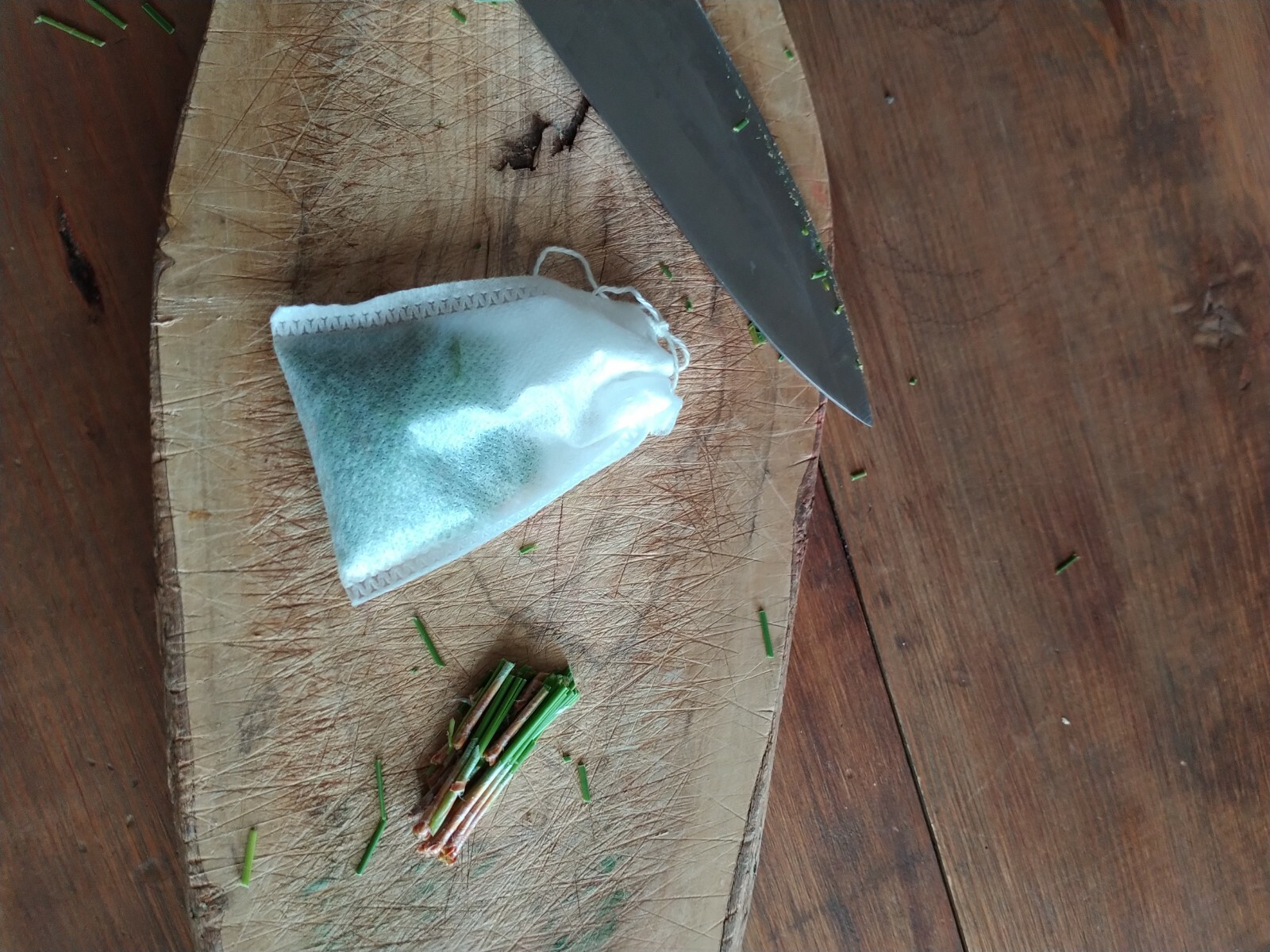 Pine Needle Tea Bags Natural Source Suramin Vitamin C&A
