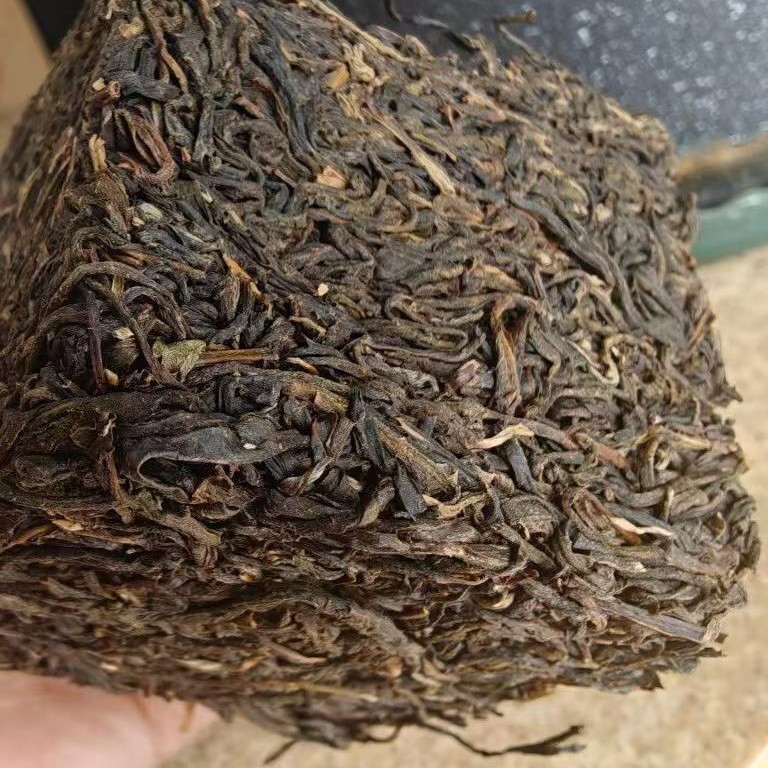 2009 Lao Man’e Sweet Ancient Tree Raw Pu-erh Tea 480g | Aged Sheng Cake