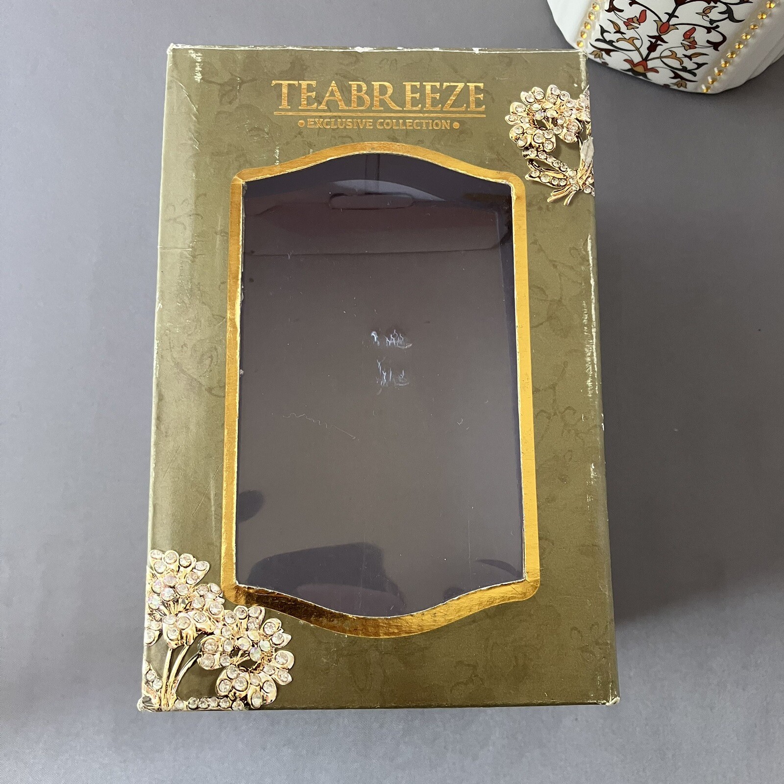 Teabreeze Organic Loose Tea with Collectible and decorative Ceramic Jar
