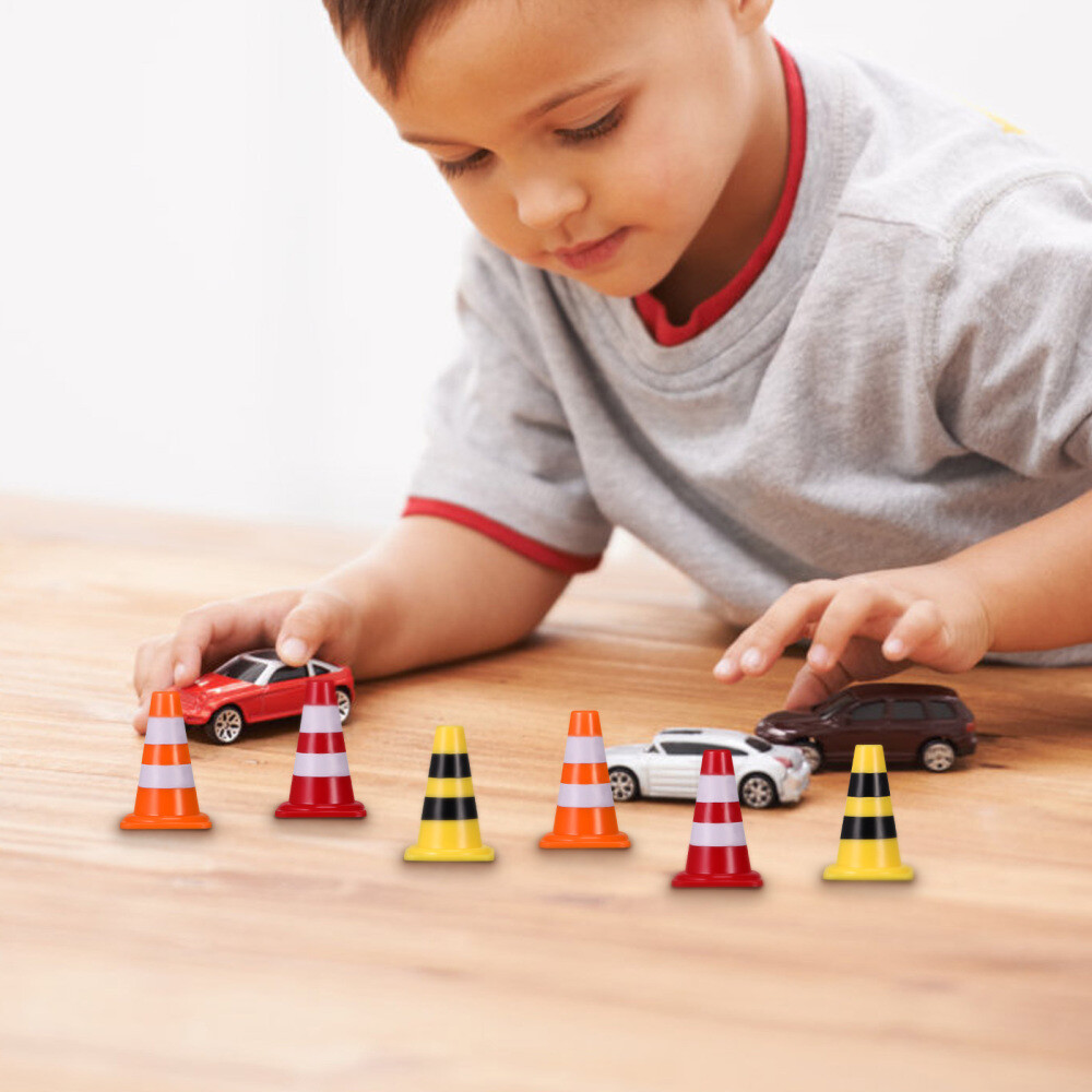 15PCS Mini Traffic Cones Miniature Scene Accessories Early Educational Toys