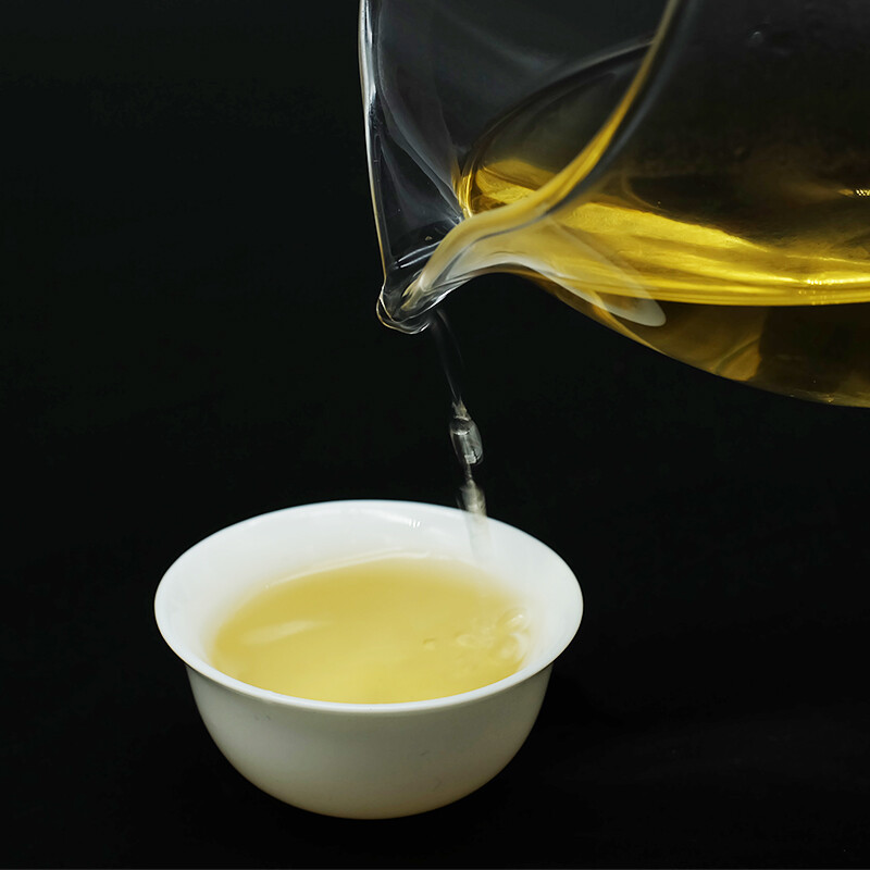Golden Peacock Arbor King * 2015 Liming Spark Puerh Tea 357g Cake Raw Puer Tea
