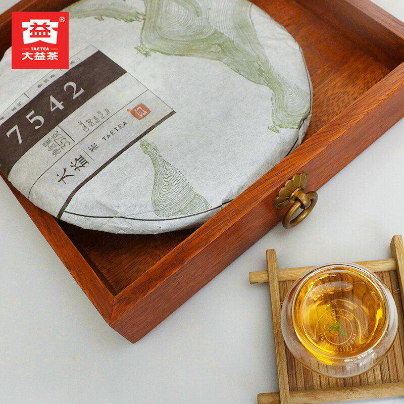 2014 TAETEA 7542 Sheng Puerh Dayi 1401 Batch Raw Pu Er Menghai Tea Cake 357g