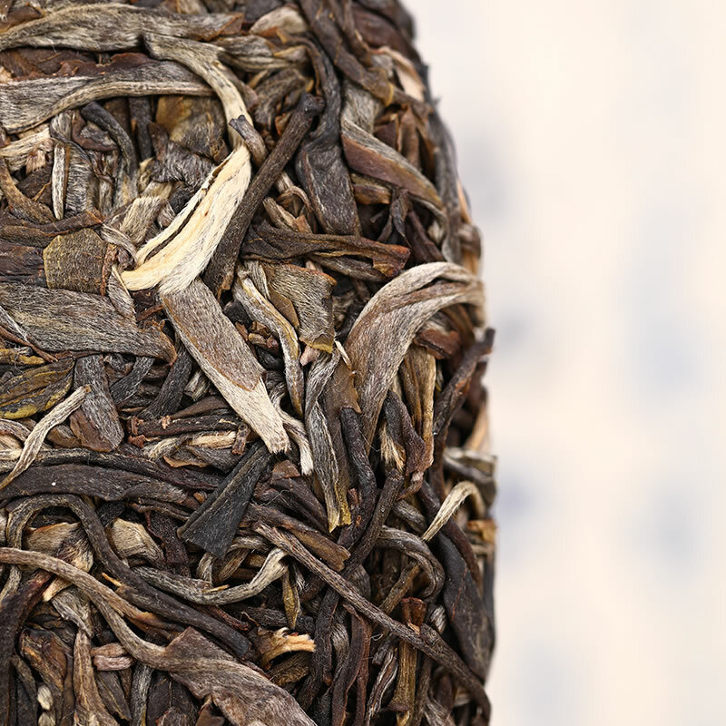 2020 Haiwan Old Comrade Liang Pin Ling Qi Shen Puer Tea Old Raw Pu’er Cake 400g