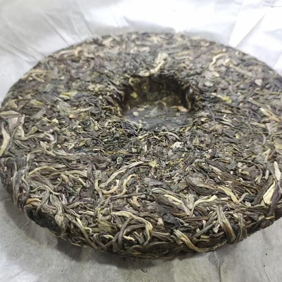 Pu-erh Tea Yibang Cat’s Ear Raw Natural Premium Yunnan 357g Cake