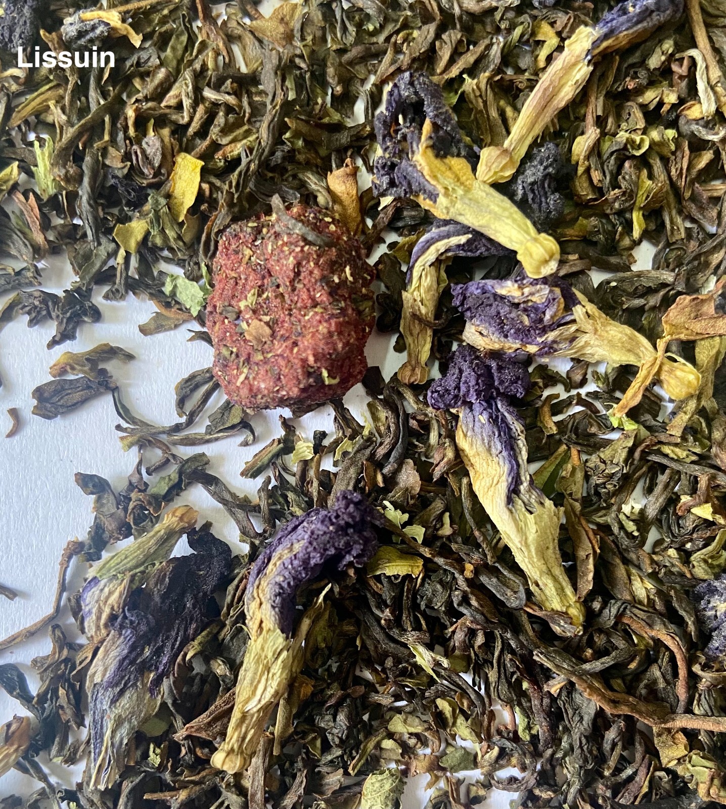 Blue Pea Butterfly, Dried Blueberry with Darjeeling First Flush Dried Flower Tea