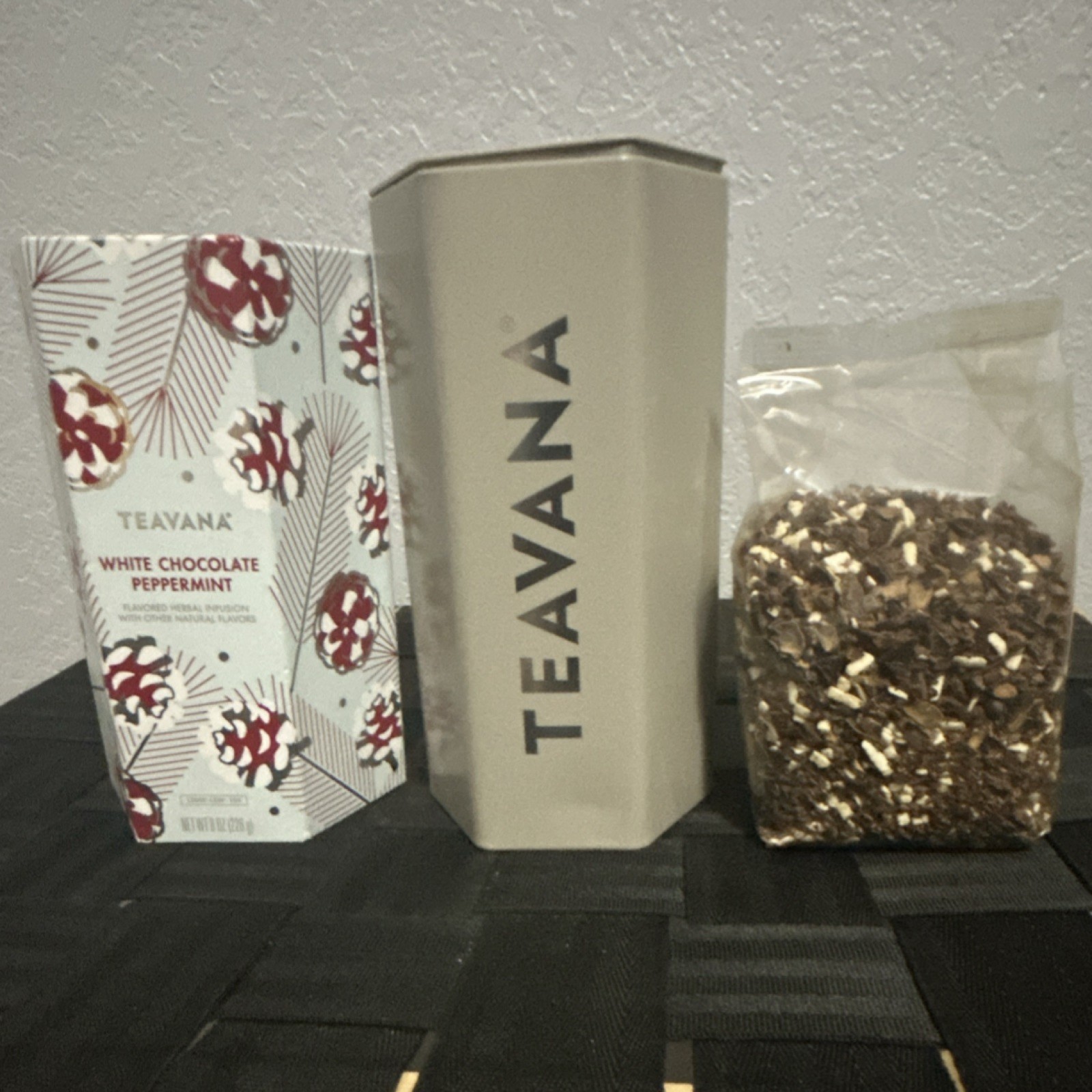 Teavana White Chocolate Peppermint Herbal Loose Leaf Tea 8oz Tin