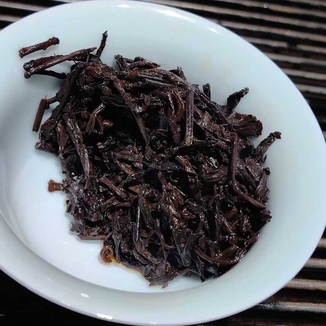 1980s Shenchang Zhan Jin Qian Mark Liu Bao Tea, 800g Basket