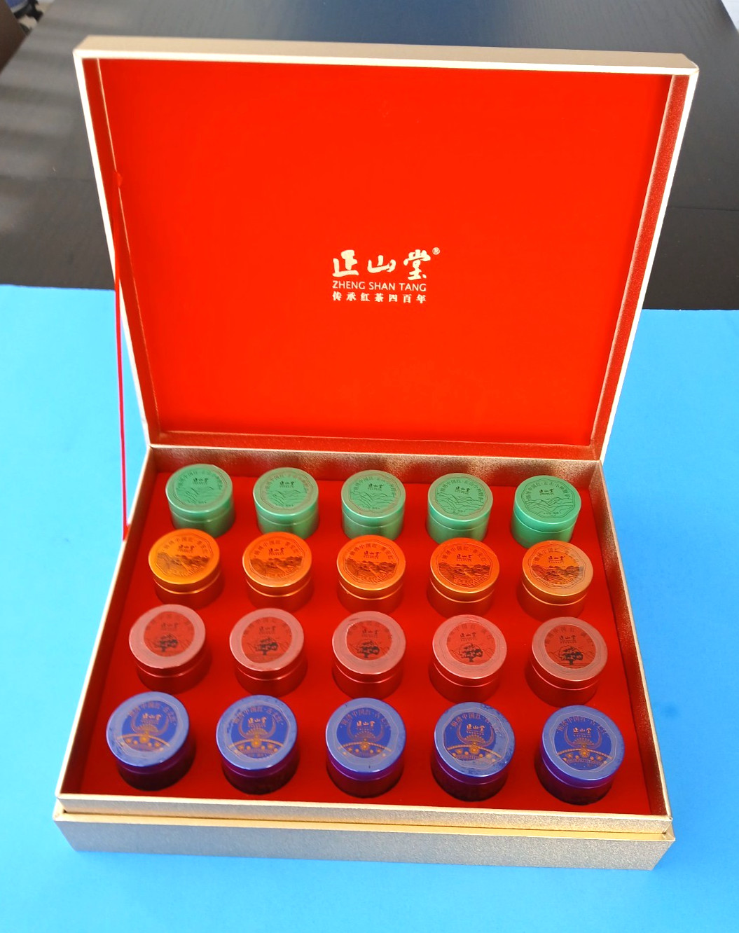 Seizando Zheng Shan Tang Tea 400 Years Ancient Tree Tea Case With 20 Canisters