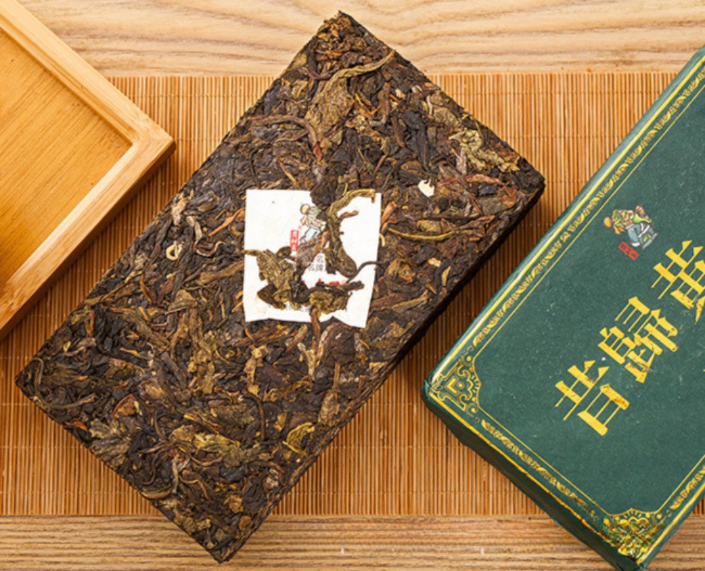 1000g Authentic Yunnan Ancient Tree 2018 Huangjin Leaf Pu’er Tea Raw Tea Bricks