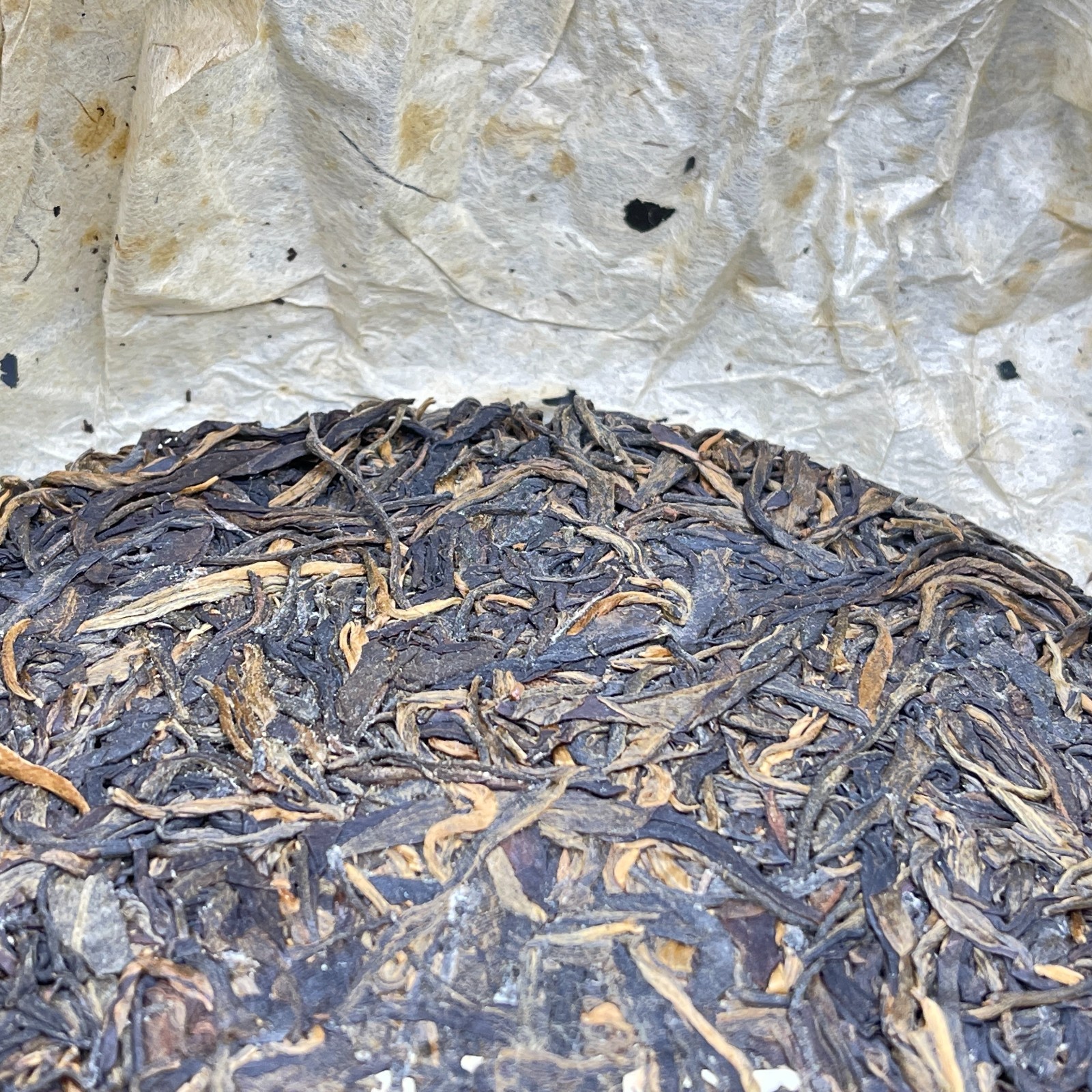 Aged Raw Puer Tea Cake – Vintage Style “Big Blue Mark” Wrapper-357g