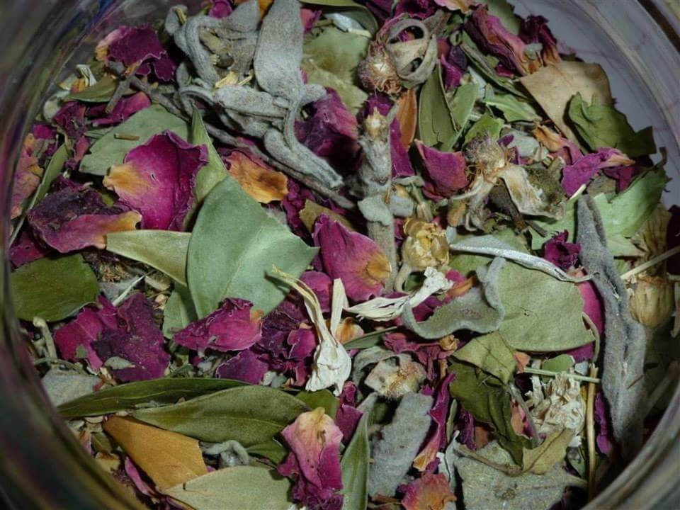 Organic herbal mix tea leaves 1 oz see description for more info.