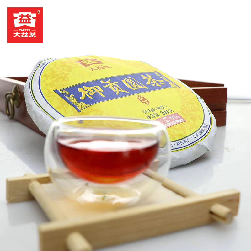 Chinese tea Da Yi 2015 Royal Tribute Round Ripe Pu’er Tea Cake (200g)