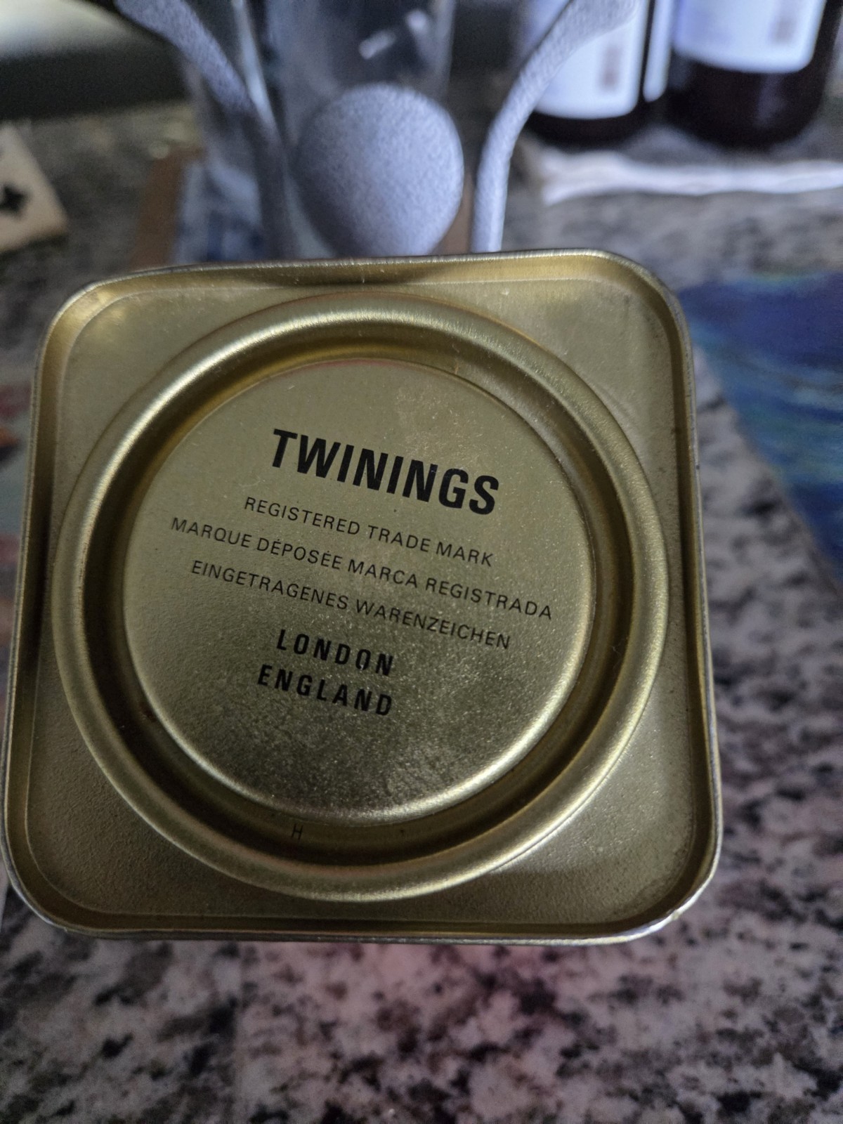 TWININGS ENGLISH BREAKFAST Loose Tea Tin 100g 3.5oz
