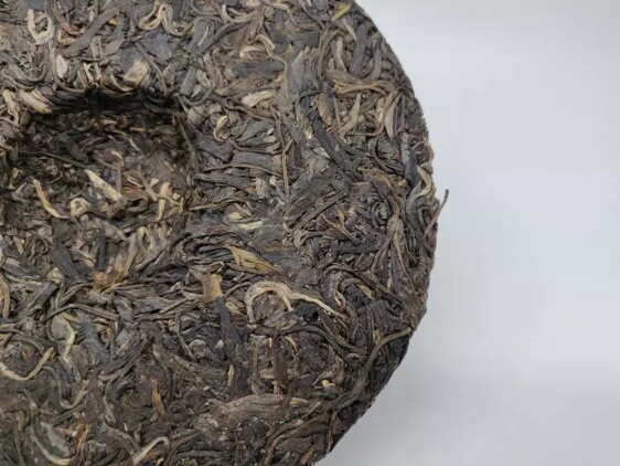 Yunnan Song Pin Hao Yiwu Mountain Ancient Tree Pu-erh Tea 1999 400g Raw Puer Tea