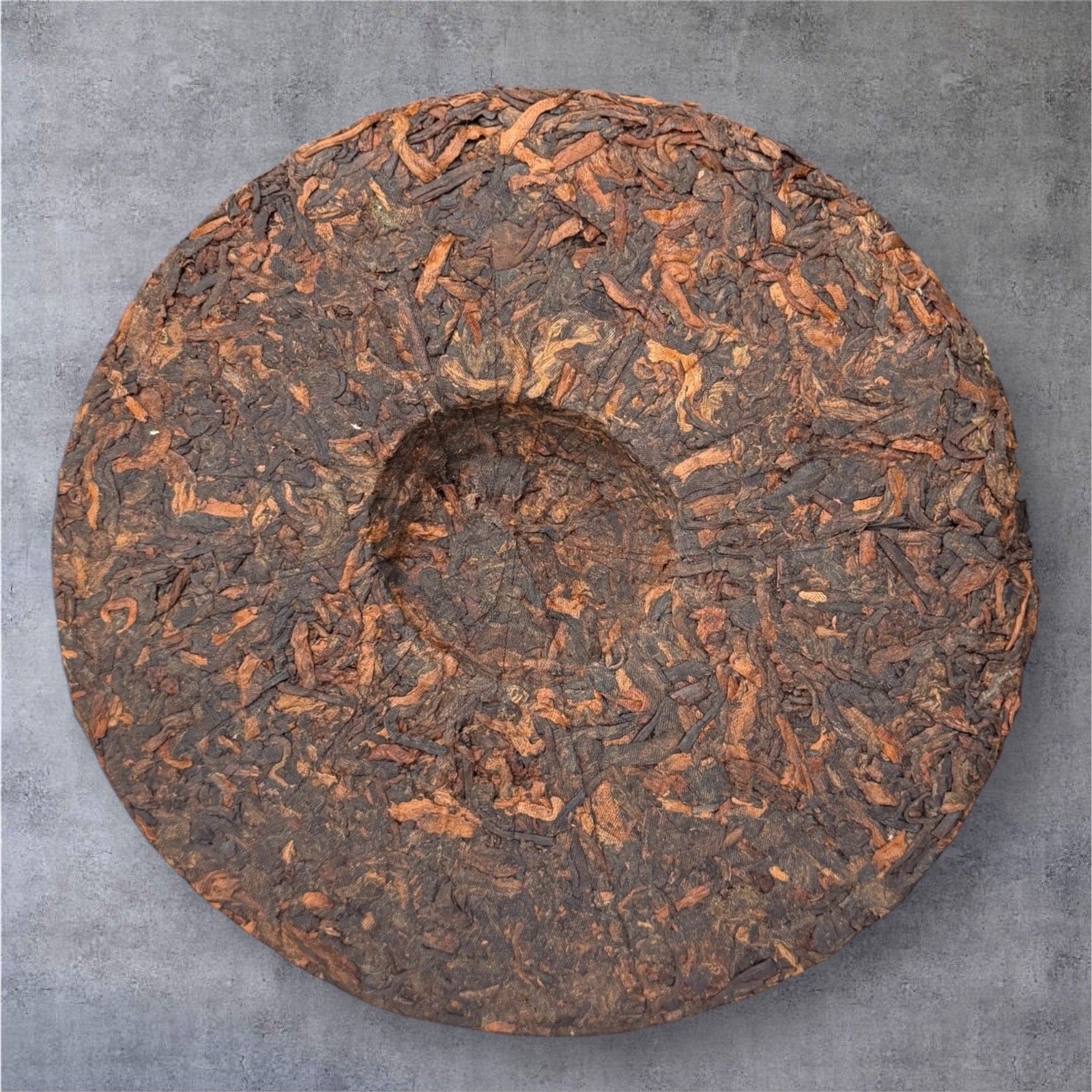 Golden Sip 2011 Ban Zhang “Jin Ya” Shu Pu-erh Tea Cake Ripe Pu’er
