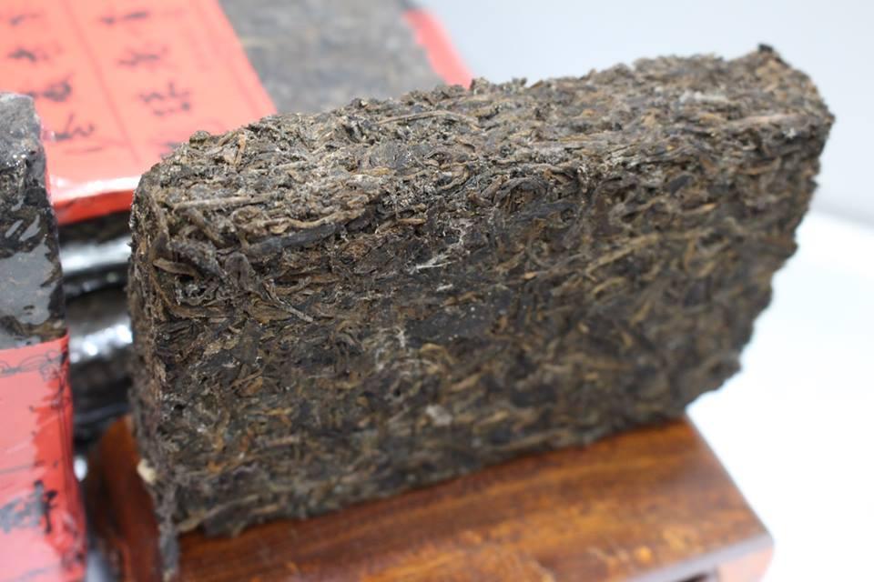1980’s Longzhu Pu-erh Sheng (Raw) Zuncha Brick 220g