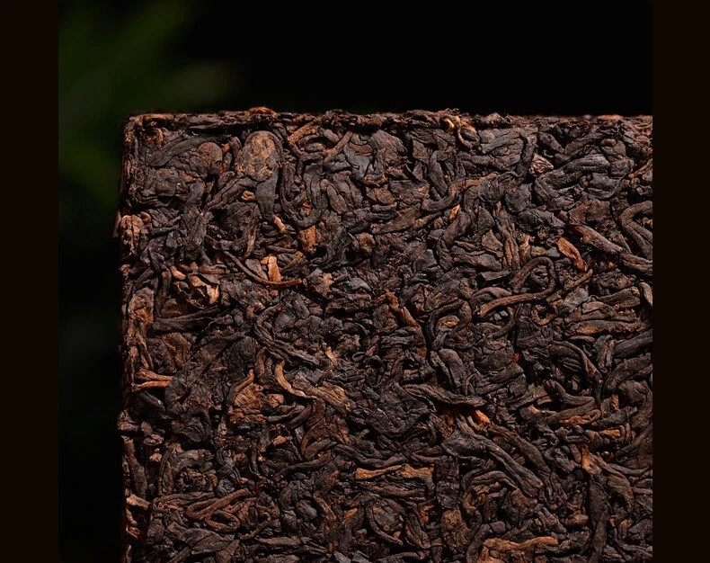 1000g Icelandic Puerh Spring BaNuo ancient puerh trees tea Raw pu-erh Uncooked