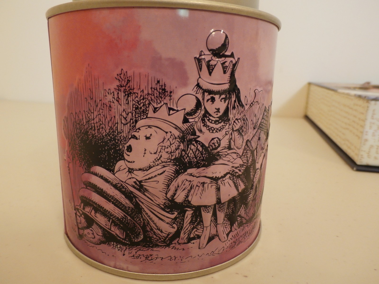 Wonders of Tea Alice In Wonderland 8 Asst Teas 2024 /Whittard Tea Canister