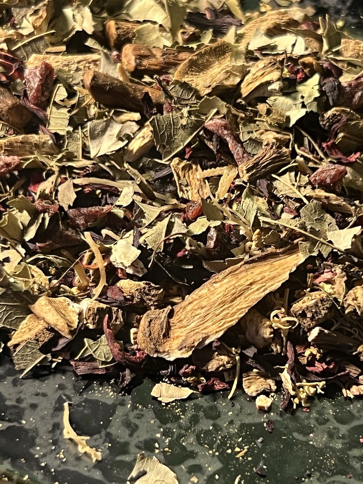 Alkaline Tea Blend – Sea Moss, Dandelion, Hibiscus, Burdock, Elderberry, Soursop