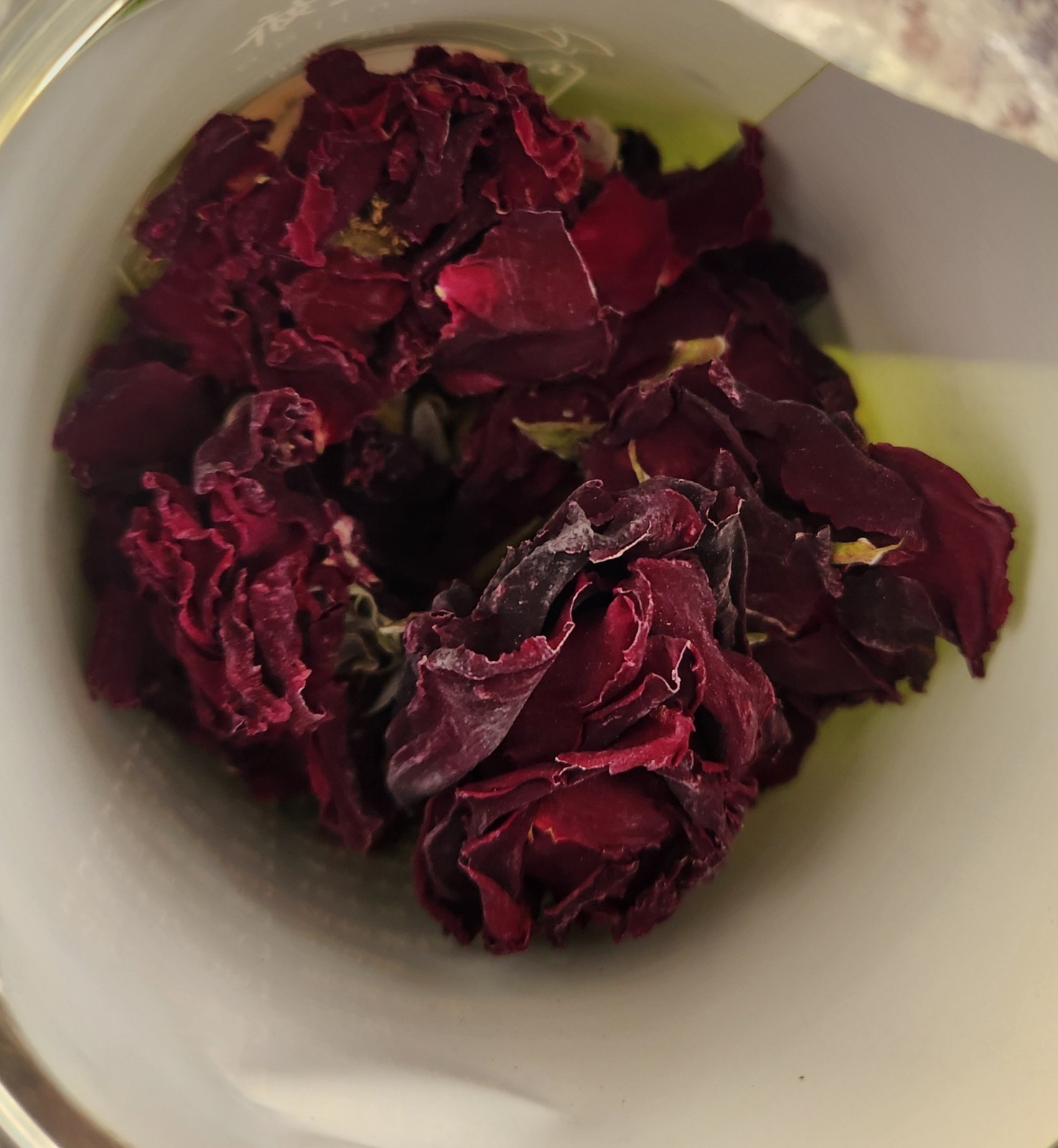Premium 250g food-grade rose buds. Freeze-dried for tea and baking