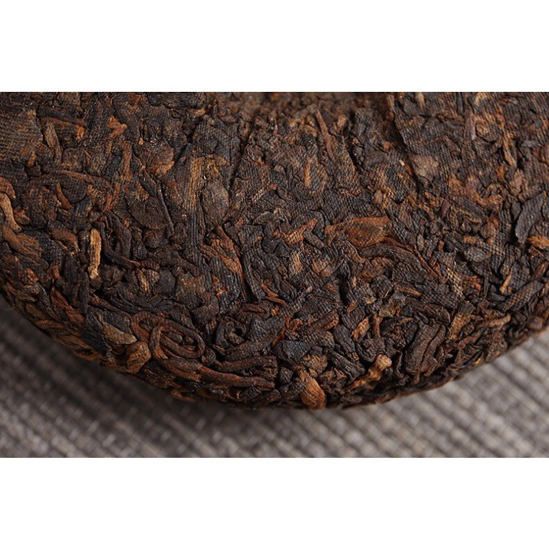 Yunnan Raw Material Puerh Cake Tea Golden Bud Small Cake Palace Ripe Tea 100g
