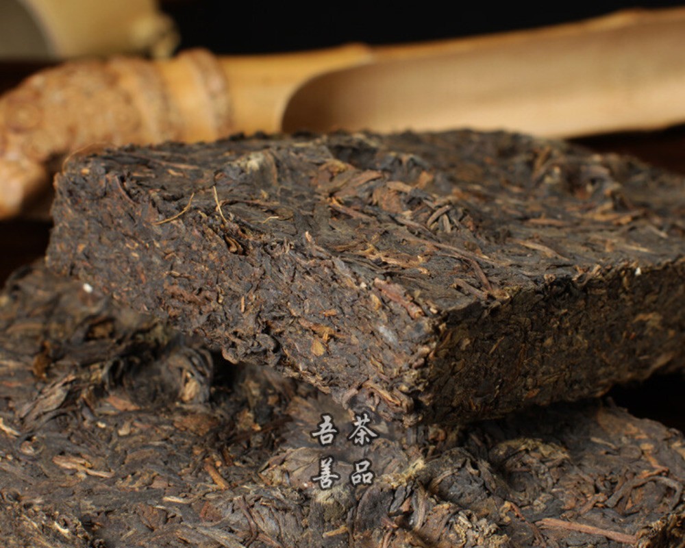 1250g Yunnan 2007 Xiaguan Ancient Tree Mellow Aroma Pu’er Tea Tea Raw Tea Brick