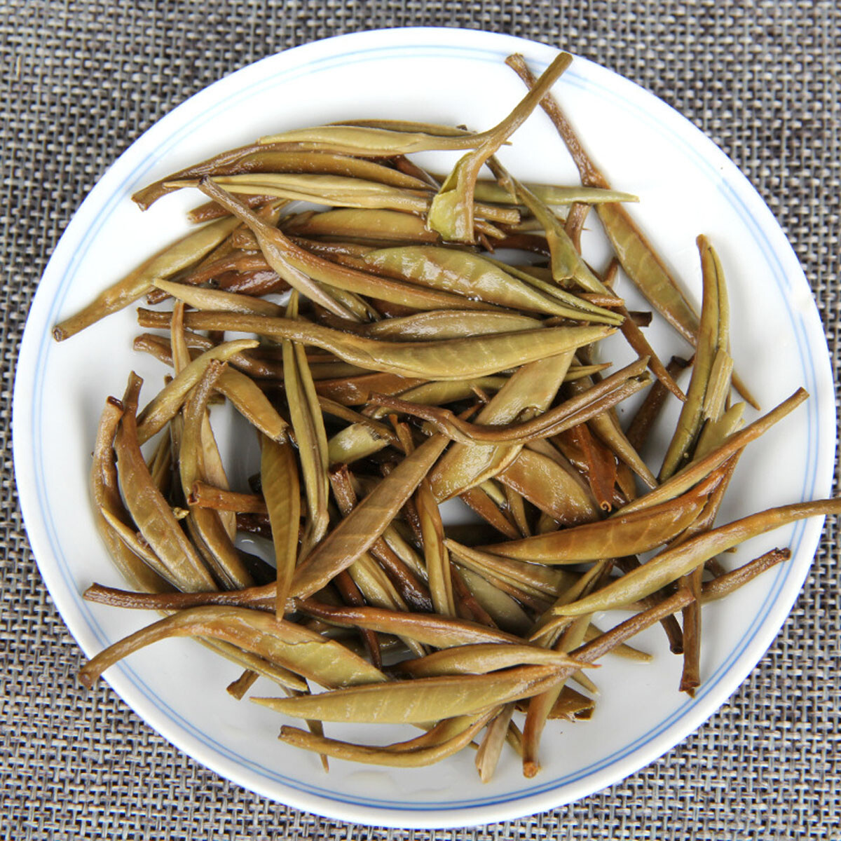 Premium Raw Pu erh Silver Needle Ancient Tree Natural Healthy Tea