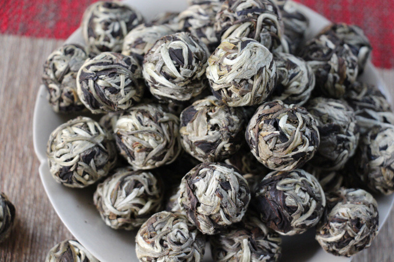 Moonlight White Tea Dragon Pearl 10 Pcs Raw Pu erh White Tea Natural Aged