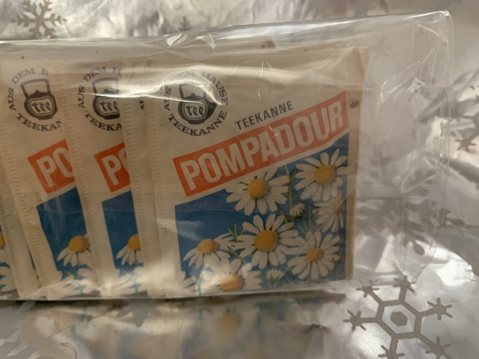 ❤️Vintage pompadour tea bags, Sealed package Of 10 Individually Wrapped TEEKANNE